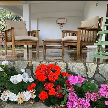 Villa Nikolas